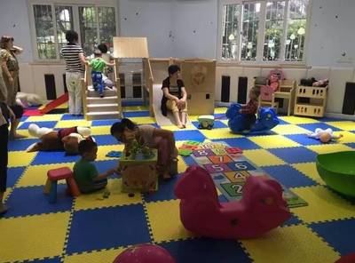 三點(diǎn)半尷尬 孩子已放學(xué)，爸媽還在上班，幼教設(shè)施如何破局？
